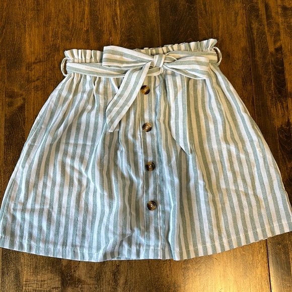 ✨ Add free to bundle! SHEIN linen skirt. - Picture 1 of 5